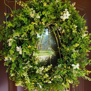 Boxwood Greenery Wreath Everyday Greenery Door Wreath Greenery Floral Wreath Green Yellow and white Indoor Wall Decor Boxwood Year Round Wre