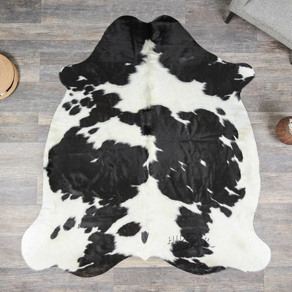 Black and White Cowhide Rug (Size:7'0"x6'7")-HB2664