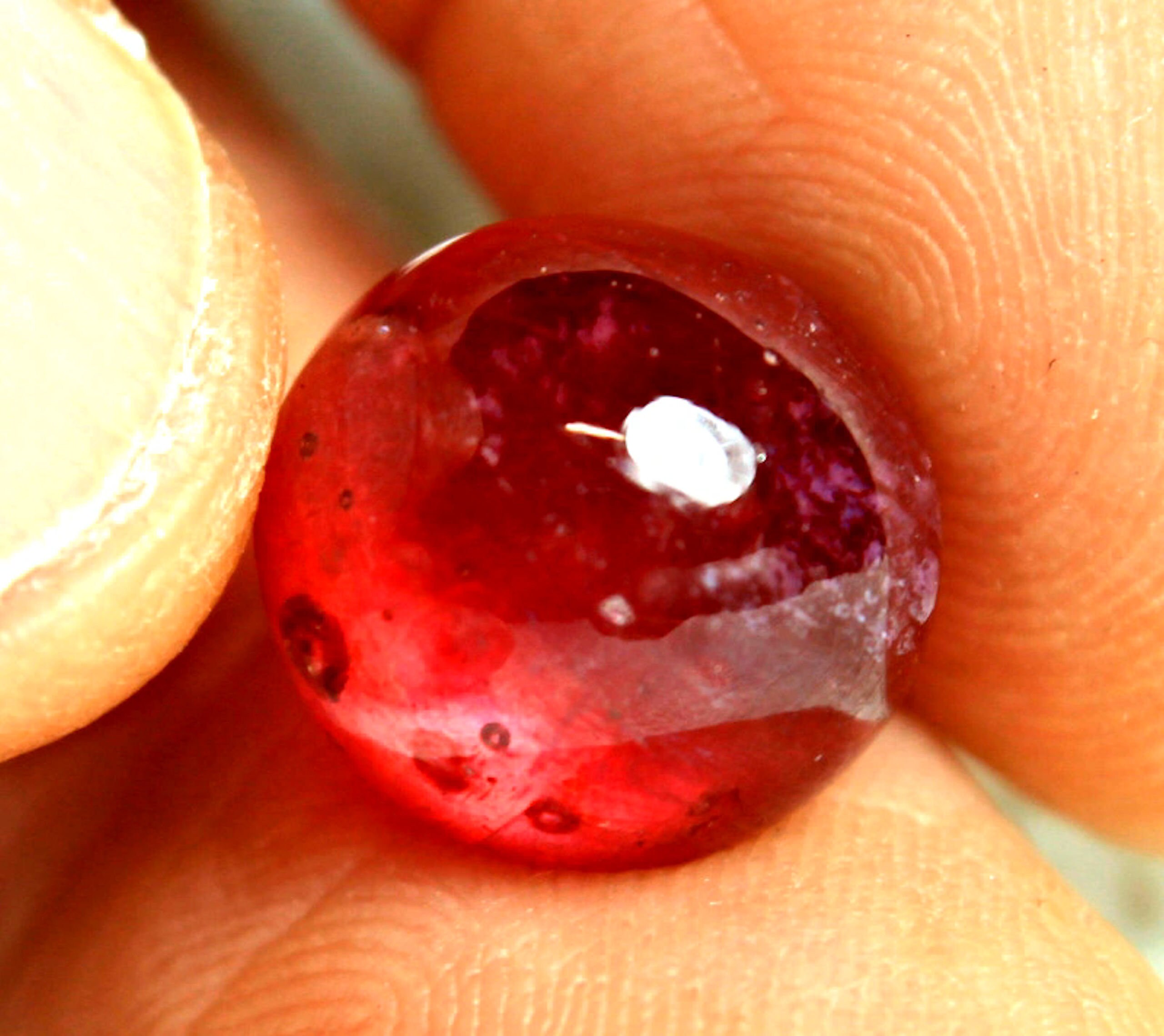 ファンシールビーカボション 13 x 13 mm ルースルビー - 19.65カラット