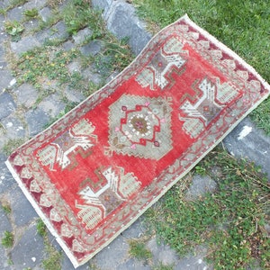 Vintage Turkish Small Rug 93x49cm (3x1.6ft), Red Oushak Doormat, Handwoven Wool Mini Rug, Entryway Accent Rug