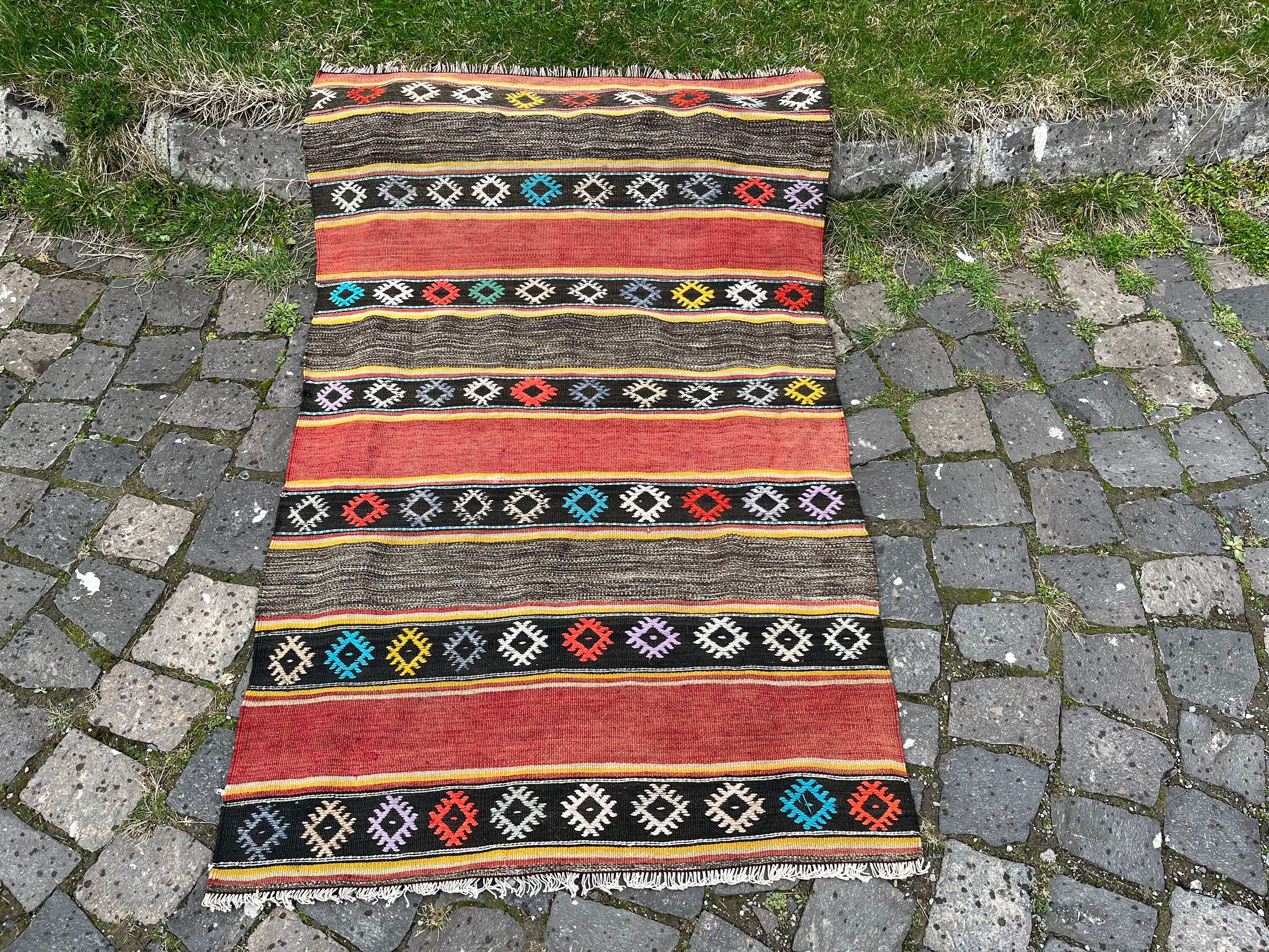 Turkish Rug, Vintage Rug, Kilim Rug, 136 X 85 Cm = 4.4 X 2.7