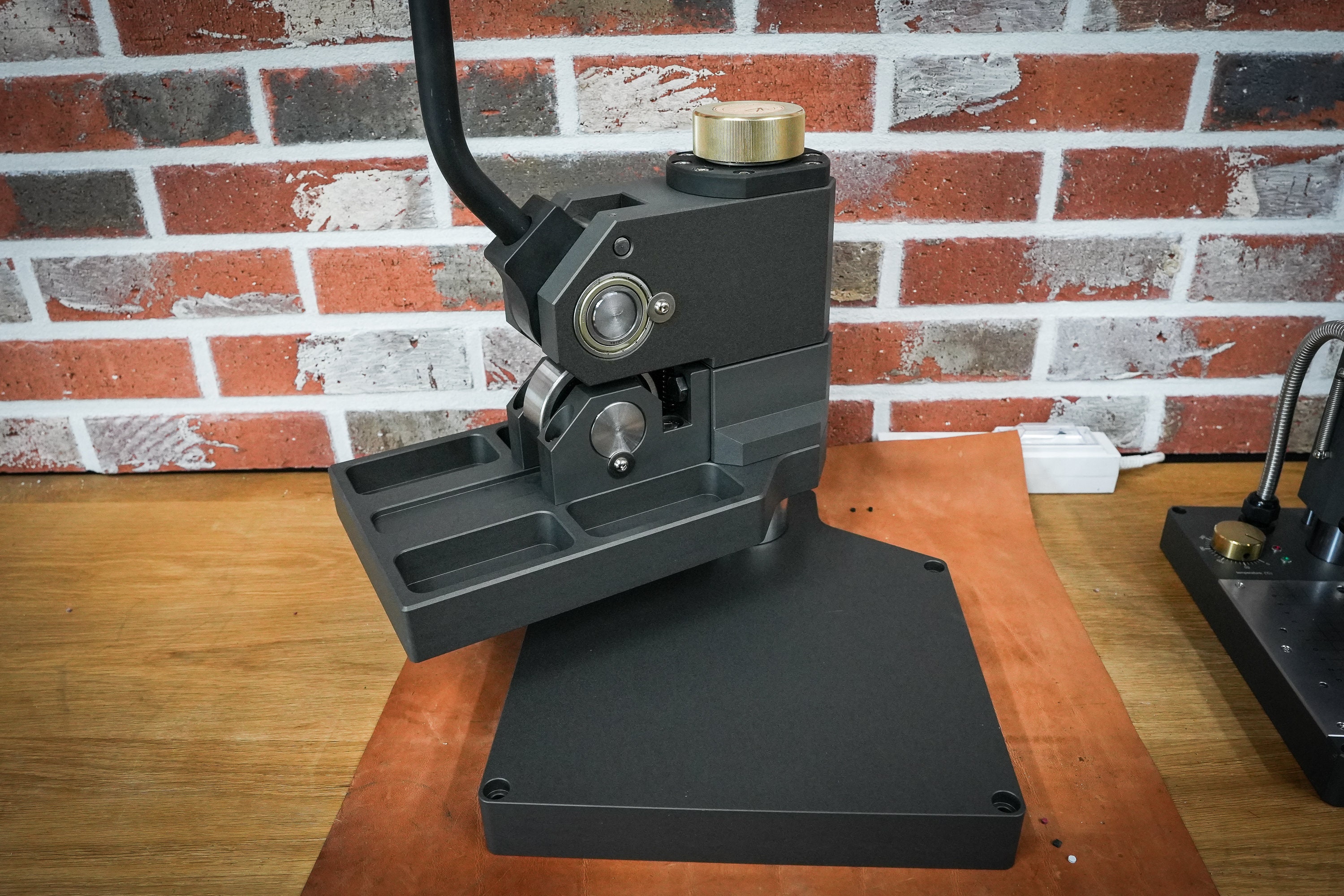 Clicker press discount