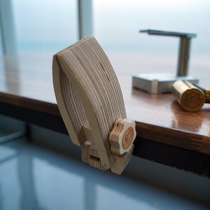 Mini leather clamp, Lacing and Stitching Pony, Mini size, Stitching pony, stitching clamp
