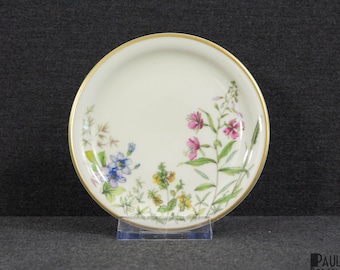 A Krautheim Selb Wiesengrund und Bergeshöh'n Cake Plate/ Side Plate or Dessert Plate made of Off White Porcelain (unused condition)