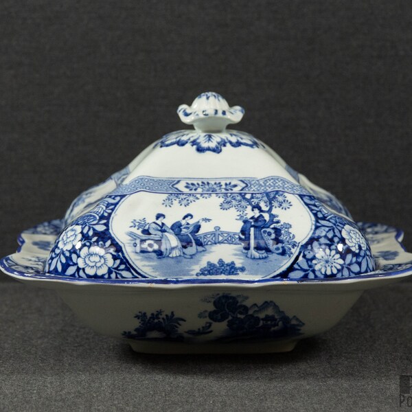 A magnificent Antique Booths Ming Vegetable Tureen