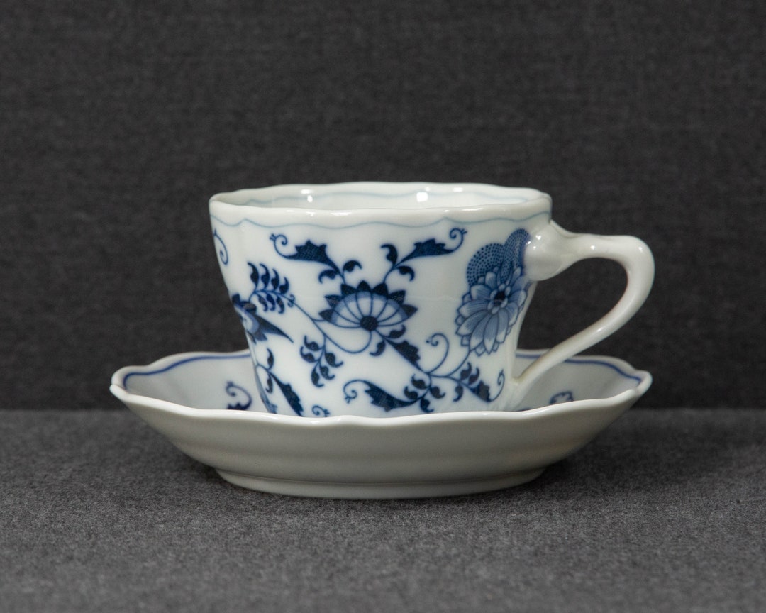 A Blue Danube Zwiebelmuster or Onion Pattern Coffee Cup and Etsy 日本