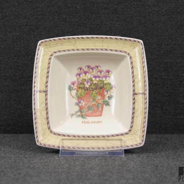 A Beautiful Wedgwood Sarah's Garden Small Square Dish