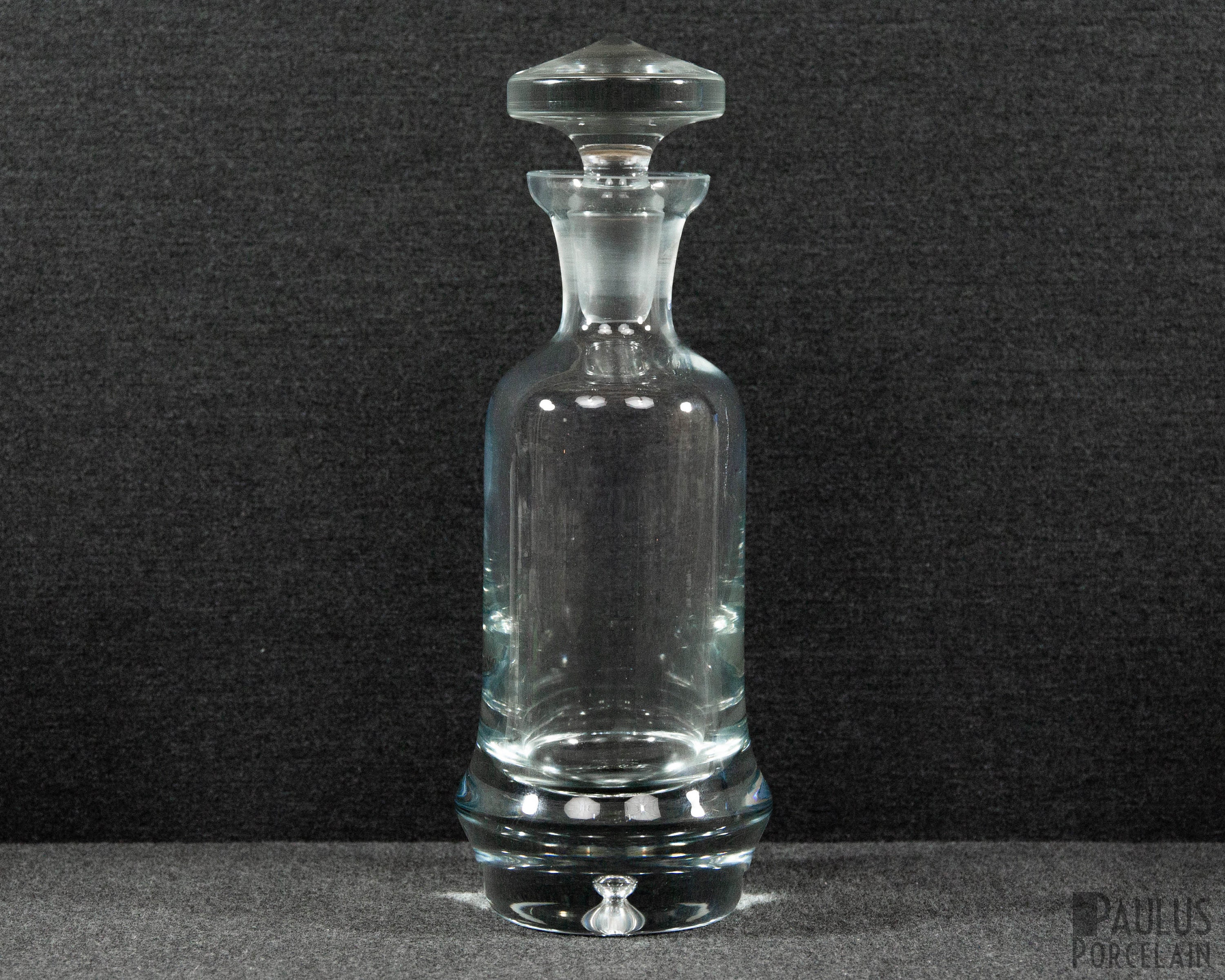 Handcrafted Contemporary Czech Clear Glass Carafe, Large - Dearborn  Collection – Elysian Collective