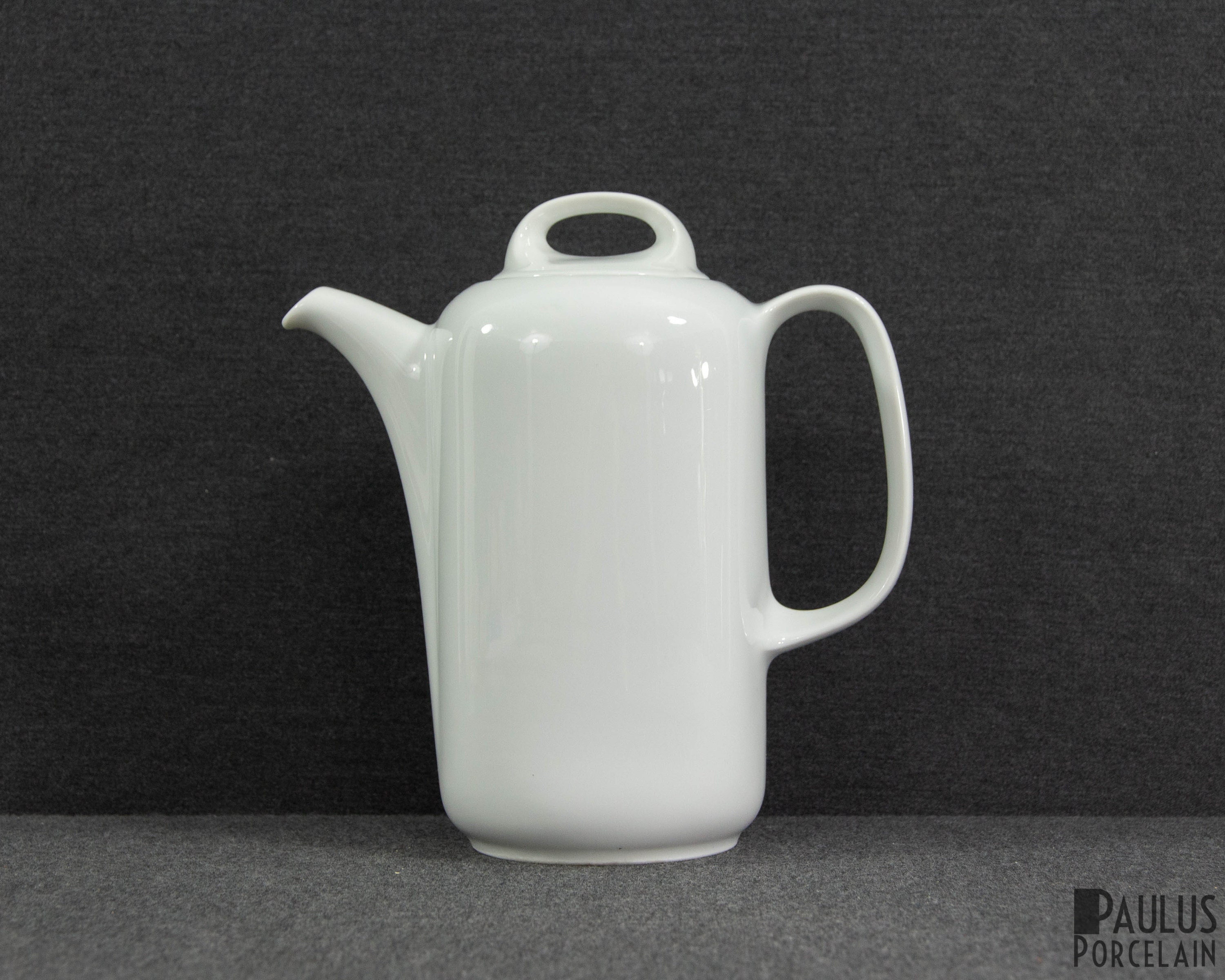 White Porcelain Coffee Pots — RESIDE