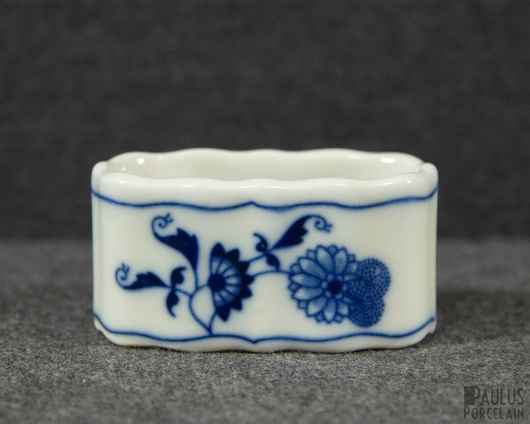 A Blue Danube Zwiebelmuster or Onion Pattern Napkin Ring Etsy