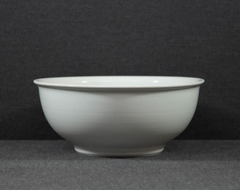 A Modern and Minimalistic Thomas Trend Porcelain 'Large Serving Bowl'