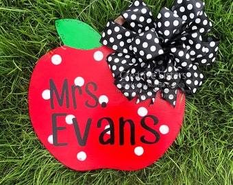 Teacher Apple Door Hanger| Wooden Teacher Sign| Apple Teacher Sign| Teacher Door Hanger Sign| Teacher Decor