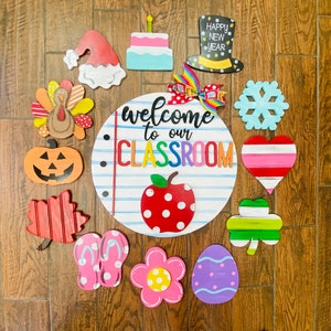 Welcome to our Classroom interchangeable notebook paper circle door hanger|back to school| teacher decor