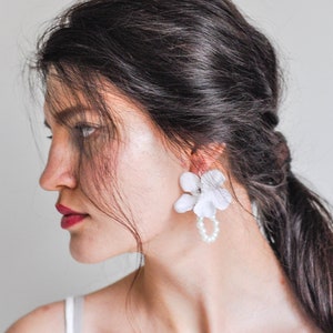 Wedding Flower Earrings, White Flower Drop Earrings, Bridal White Floral Earrings, Wedding Pearl Earrings, Bridesmaid Gift Flower Earrings image 1