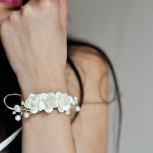 Wrist Corsage, Corsage Bracelet, Ivory Wedding Corsages, Corsage Ivory Flower, Wedding Wrist Bride, Bridesmaid Corsages, Corsage Homecoming