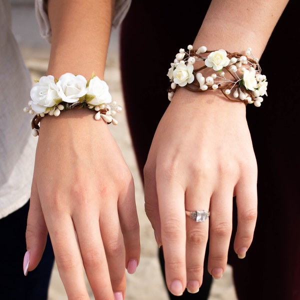 Bracelet corsage, Bracelet fleur au poignet, Corsage fleur au poignet, Bracelet fleur de mariage à la main, Corsage au poignet pour mariage de la mariée, Accessoires fleurs