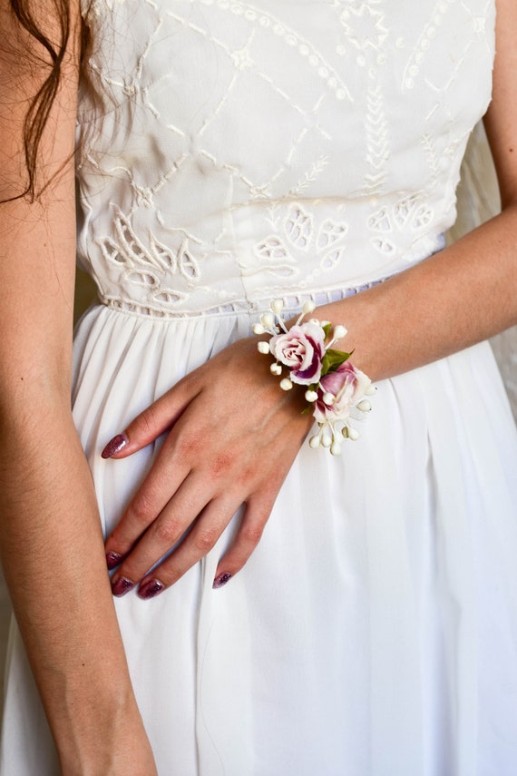 flower wrist bracelet