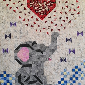 Elefant Quilt Muster Nellie the Baby Kinderzimmer Scrap Buster Stoff Kunst Handmade Hobby Projekt Geschenk für Handwerksliebhaber Herz Schmetterling Blumen