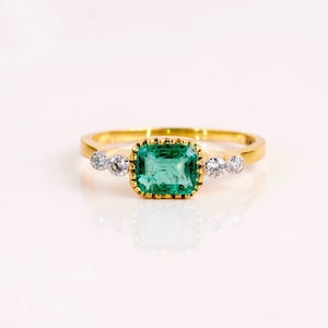 Vibrant Natural 1.13 ct Colombian Emerald 0.18 ct Diamond Ring, 18KT, Handmade.