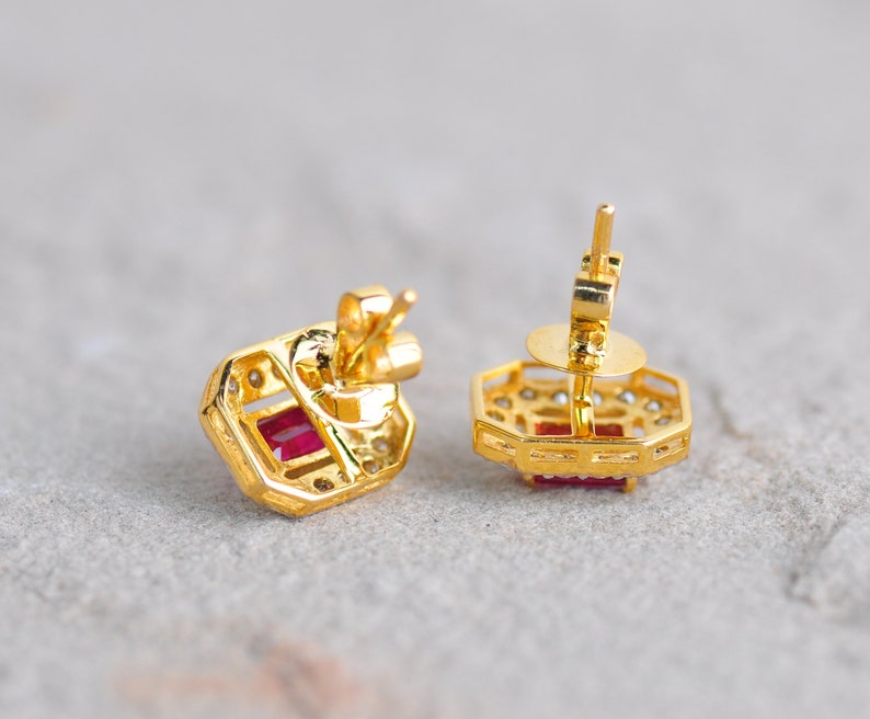 GIA GG Certified Appraised 18KT Gem Grade 1.27 CT Pigeon Blood Red Ruby