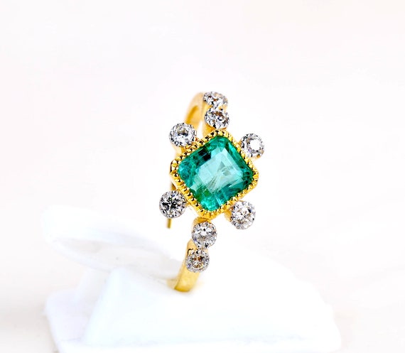 Exceptionally Vibrant Natural Colombian Emerald D… - image 9