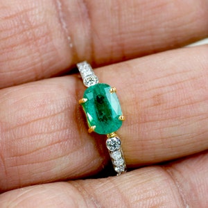Unique cut Colombian Emerald Diamond Ring, 18KT Gold, Handmade
