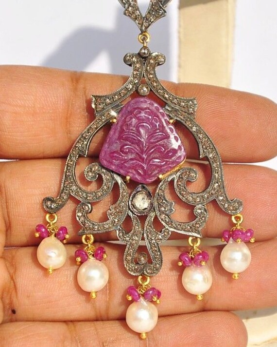 Huge 14KT Vintage Carved African Ruby Diamond Pea… - image 3