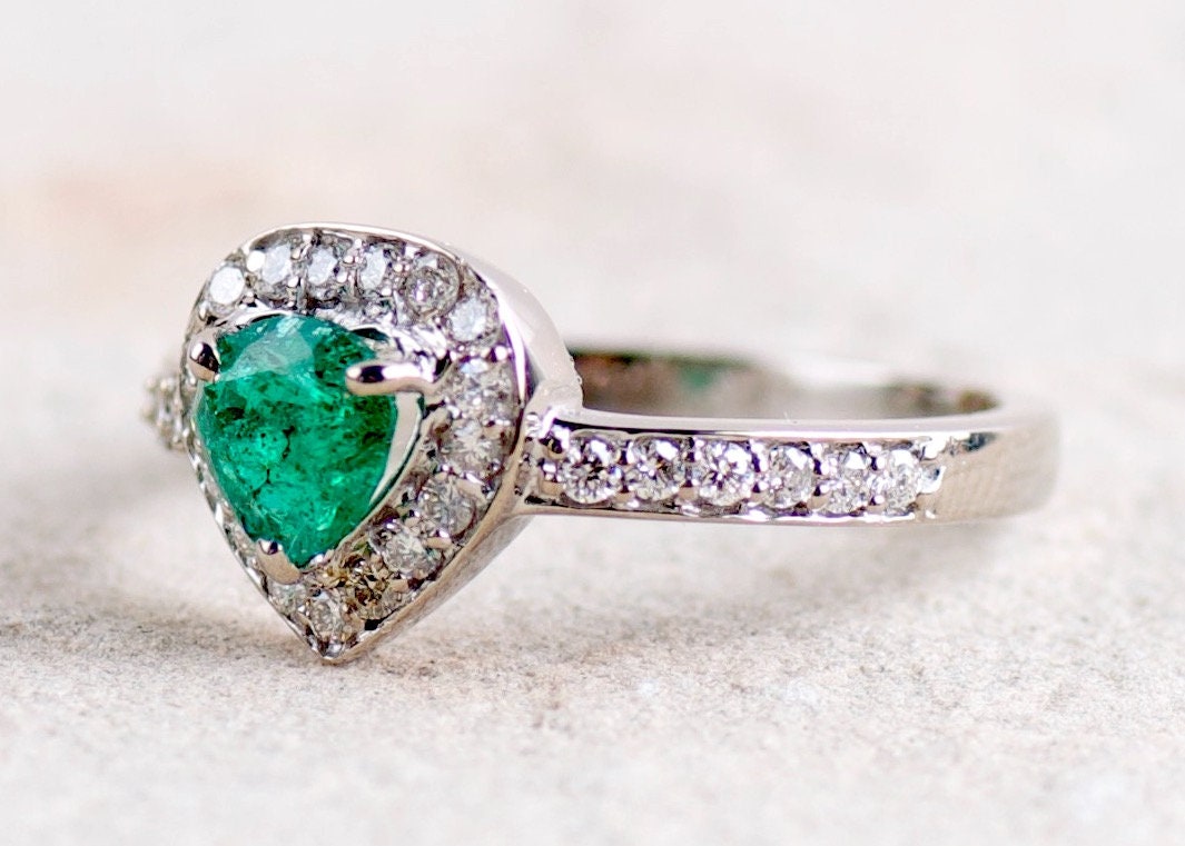 Exceptional 18KT White Gold Colombian Heart Emerald Diamond - Etsy