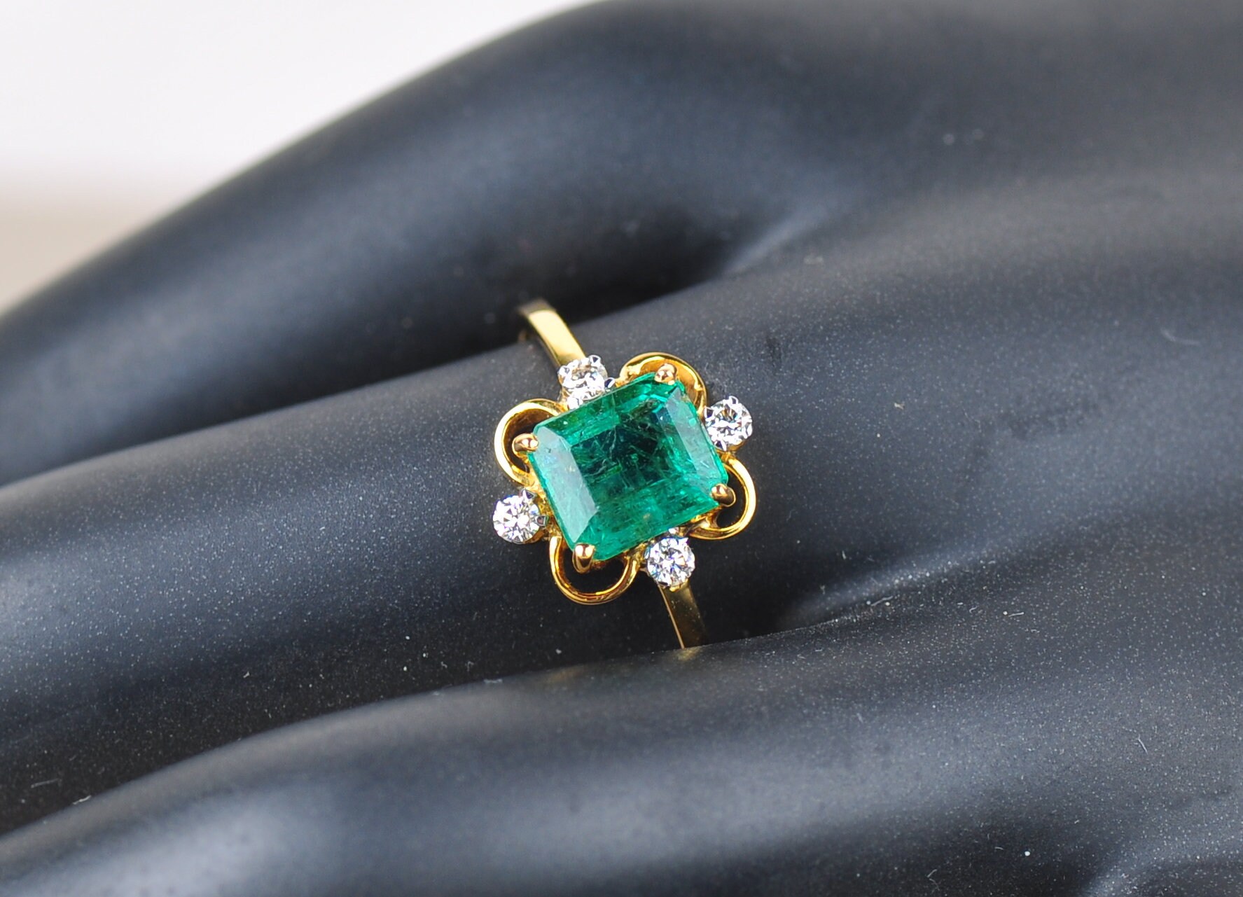 Elegant 14kt Handmade Natural Colombian Emerald Diamond Ring - Etsy
