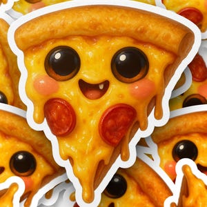 Może przedstawiać: Kolekcja naklejek przedstawiających kawałki pizzy z kreskówek z uśmiechniętymi twarzami. Pizza ma złoty spód, roztopiony ser i pepperoni. Naklejki mają białą obwódkę i są zaprojektowane w uroczym, zabawnym stylu.