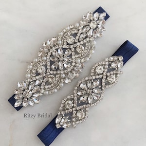 Conjunto de ligas azul marinho para noiva - Conjunto de ligas para casamento com strass e pérolas - 'Something Blue'