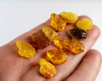 FROGs Handmade Miniature Carved Mixed Figurine Genuine Baltic Amber LOT 014