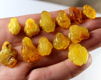 FROGs Handmade Miniature Carved Mixed Figurine Genuine Baltic Amber LOT 015
