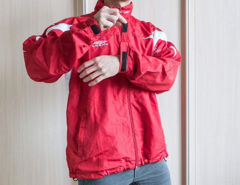 Umbro RedWhite Windbreaker jacket full zip up chest logo adjustable strings classic sportswear ProperGetUP