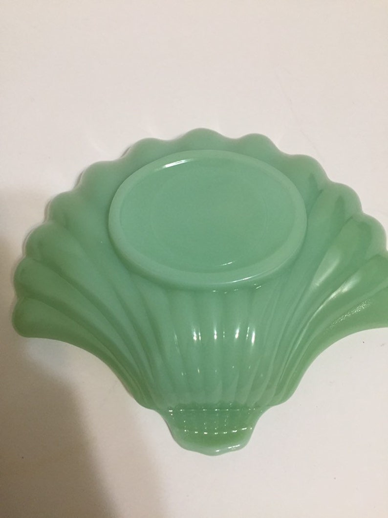 Anchor Hocking Fire-King Jade-ite sea shell candy dish.