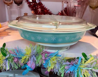Pyrex Vintage Snowflake Divided Dish 1.5 Qt Mid‑Century Casserole