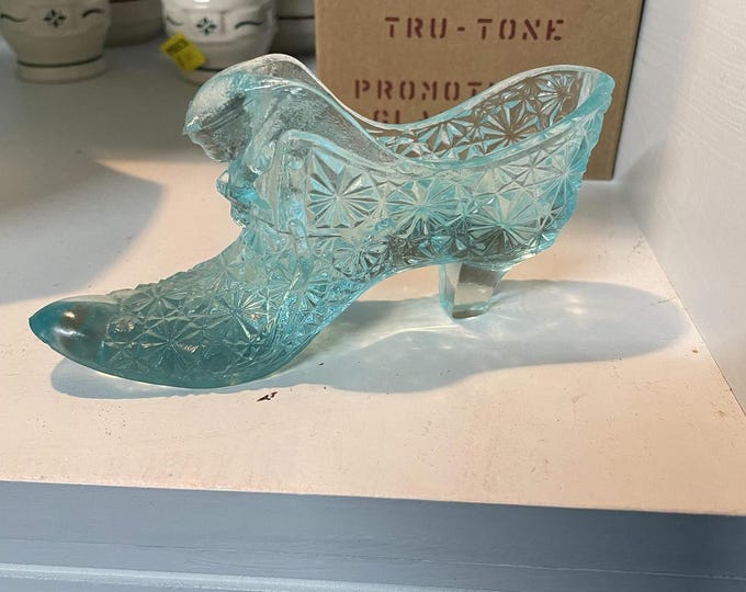 Fenton Blue Daisy and Button Cat Glass Slipper