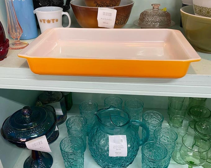 Pyrex Vintage Daisy Orange 3 quart (#933) Lasagna pan