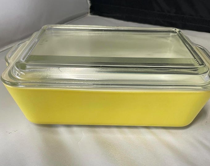 Vintage Pyrex Yellow Refrigerator Dish – 1.5 Quart with Lid
