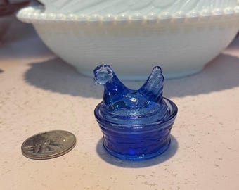 Wilkerson Glass Vintage Cobalt Blue Mini Hen on Nest Salt Cellar