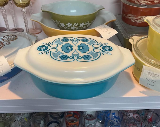 Pyrex Vintage Horizon Blue 2.5 Quart Oval casserole dish