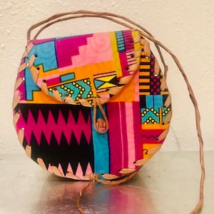 Raffia Gyal In Purple Print -Flap hook closure