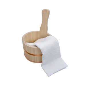 Japanese Hinoki Wood Bath Bucket with Handle