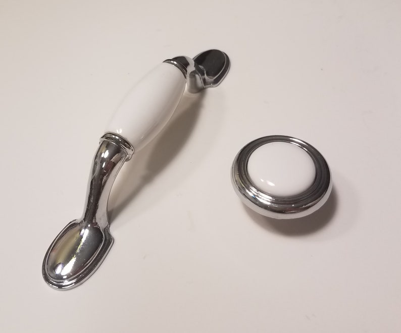 Blanco cerámica / cromo tira y perillas / mejora del hogar / | Etsy