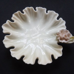 Small White Ceramic Leave Dish With Pink Flower/Home Decoration