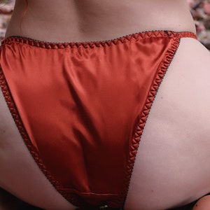 SilRiver Womens Silk Satin Thong Panties Lace G India