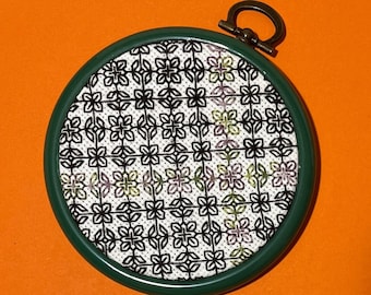 Modernes Blackwork Blumenranken-Muster: Geometrisch gestickt (PDF Download)