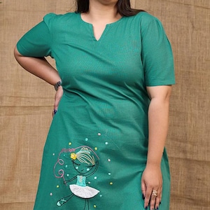 Vestido verde de algodón con bordado de bailarina, talla grande. Túnica informal de verano con temática de baile para mujer. Vestido artístico de corte A. Un regalo para ella.