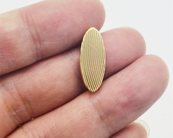 6pcs perno de pendiente ovalado de oro cepillado, poste de pendiente ovalado con bucle, accesorio de pendiente de latón que encuentra al por mayor, sin plomo de níquel