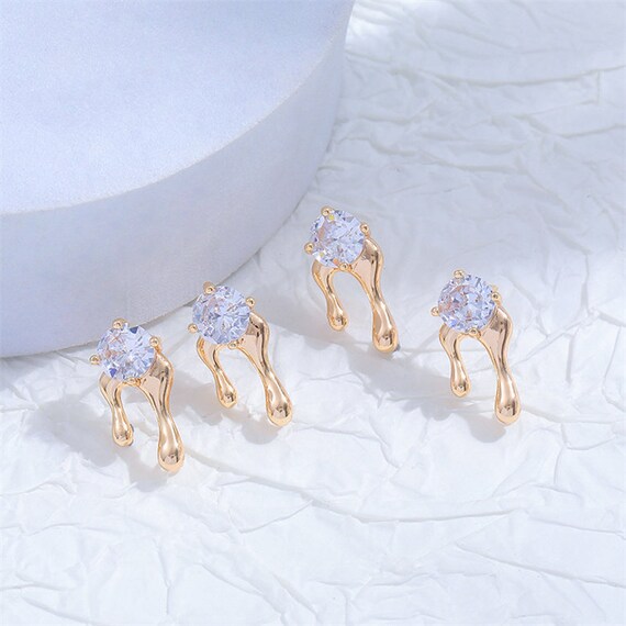超激安 4pcs Zirconia Cubic Stud, Dripping Crystal Zircon Clear アクセサリー